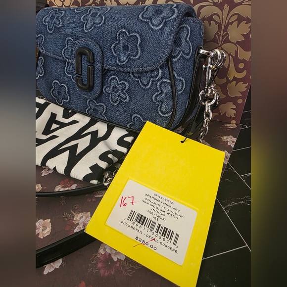 Marc Jacobs Blue Floral Denim Crossbody Bag. Come 2 straps and dust bag. - Picture 9 of 10